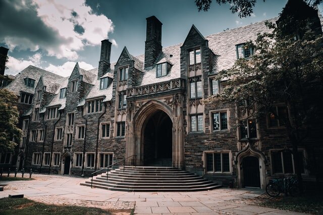 Common App vs UCAS: Key Differences | The UK Study Expert